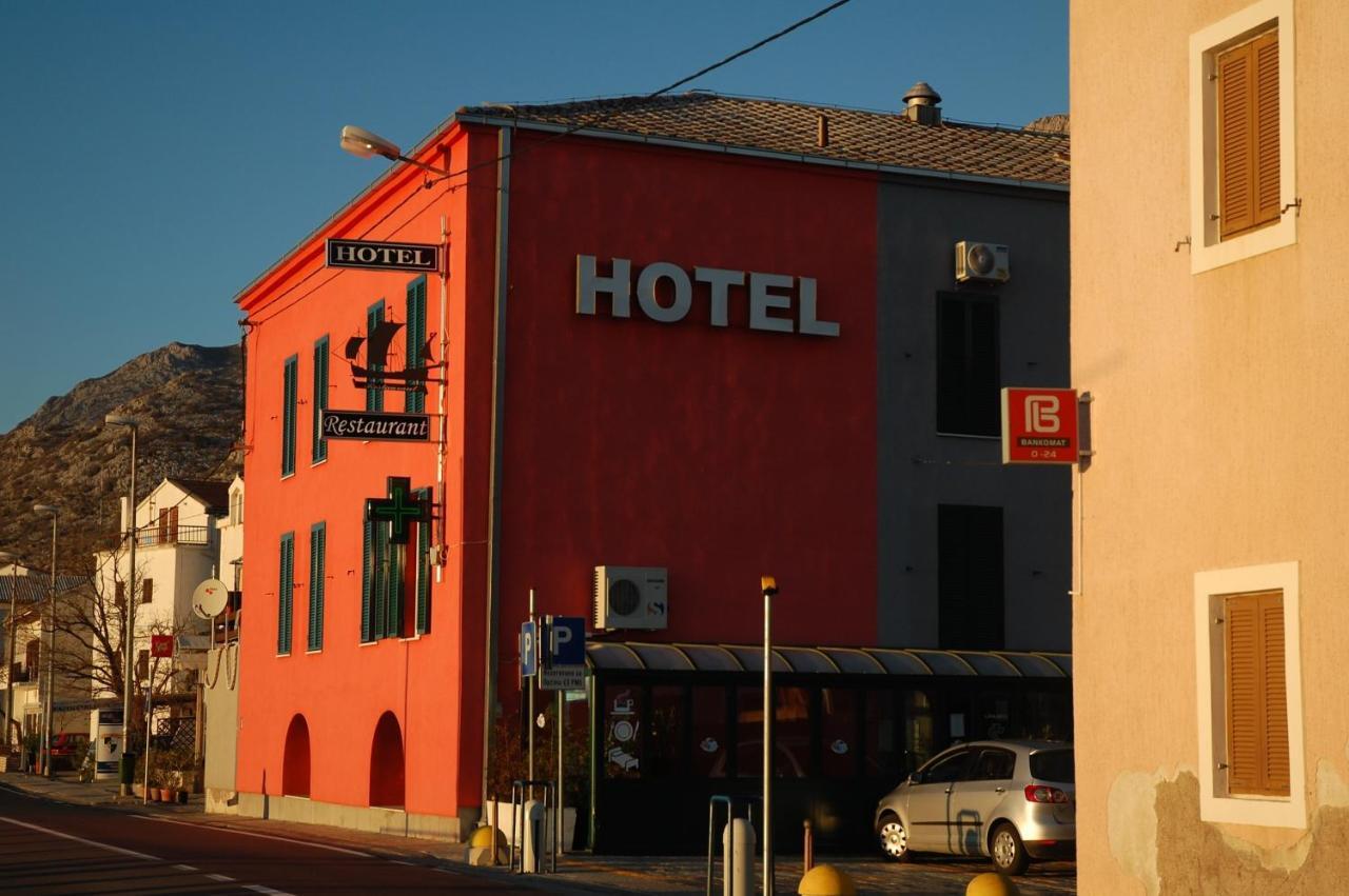 Hotel Palace Vrkljan Karlobag Bagian luar foto